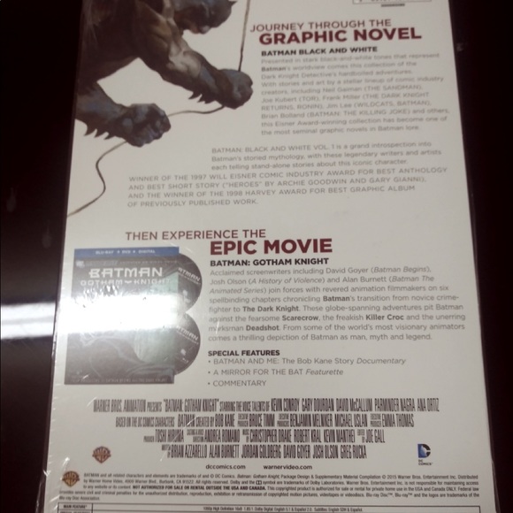 Batman black & white novel/blue ray - Picture 2 of 2